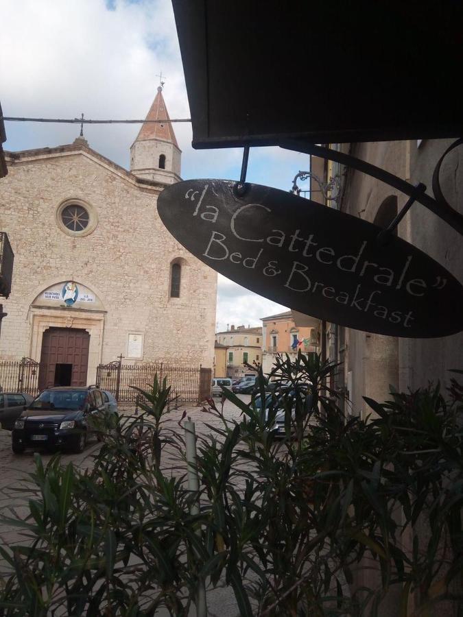 B&B La Cattedrale เวโนซา ภายนอก รูปภาพ